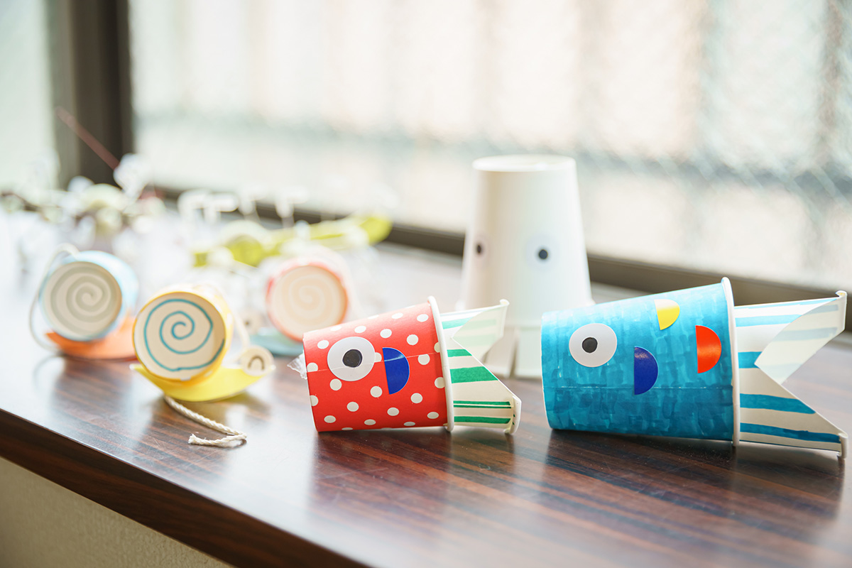 次々と生み出される作品たちが園舎の内外を彩っている。