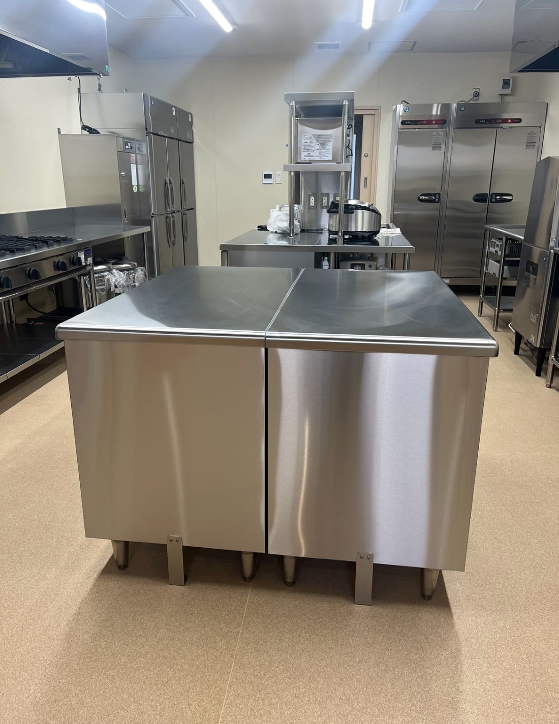 グルテンフリーの給食が自慢。最新の設備を備えた給食室。